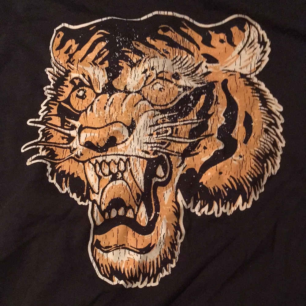 NWOT True Craft Tiger Shirt - Picture 2 of 4